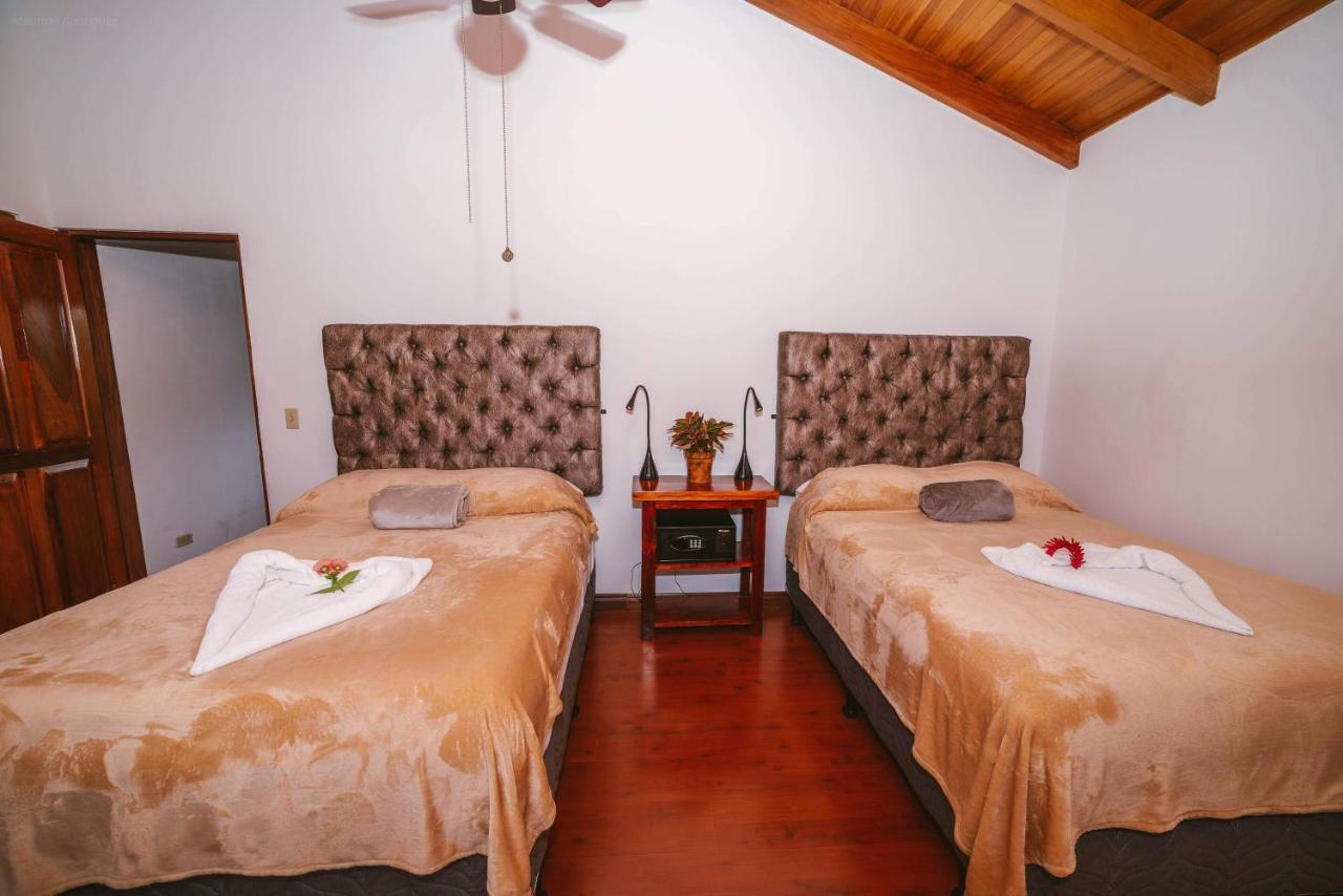Luna Inn B&B Ciudad Cariari Eksteriør billede